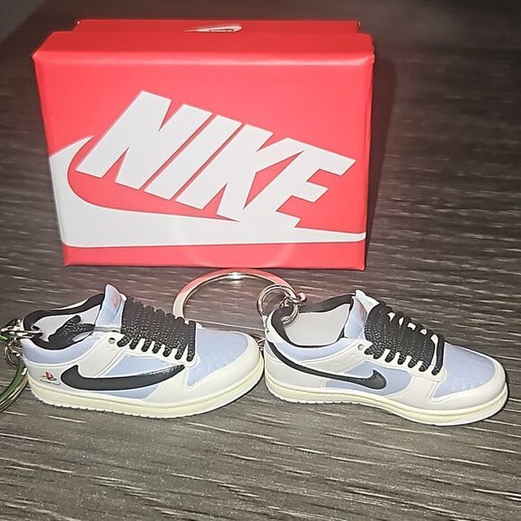 Travis Scott x Playstation 3D Sneaker Keychain/w BOX and Bag - Picture 1 of 3